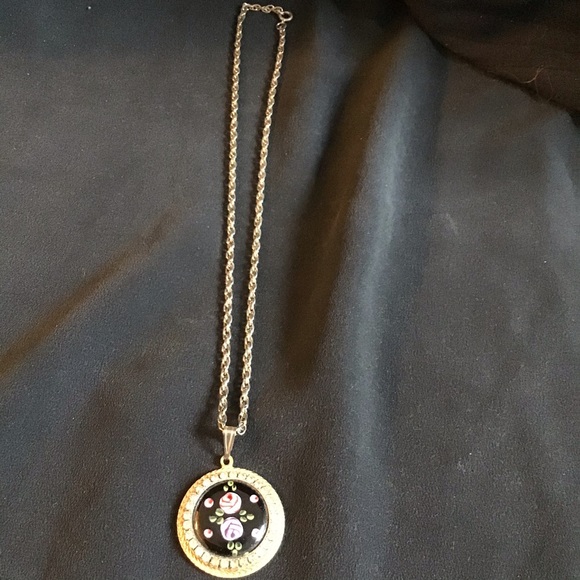 Pretty  Pendent Gold Filagree w Rhinestone Frame - Picture 3 of 4